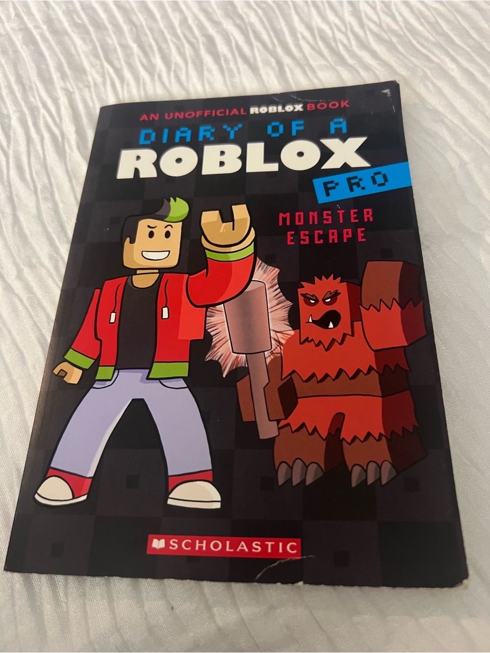 Scholastic Roblox Gaming Guide — Black, Red, Green, Blue